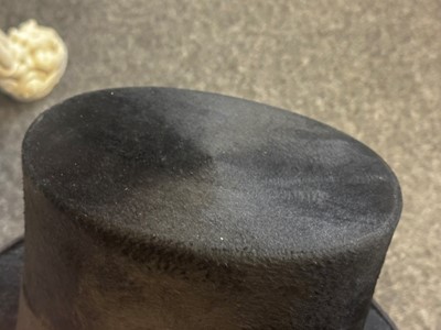 Lot 309 - A G. A. Dunn & Co. silk top hat