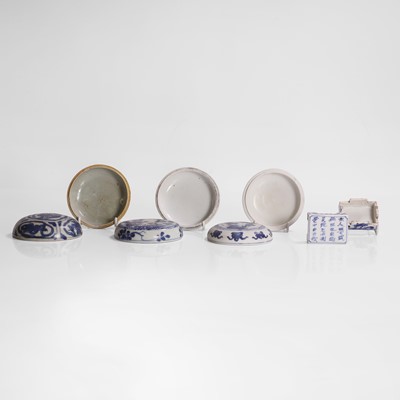 Lot 49 - A collection of Chinese blue and white boxes