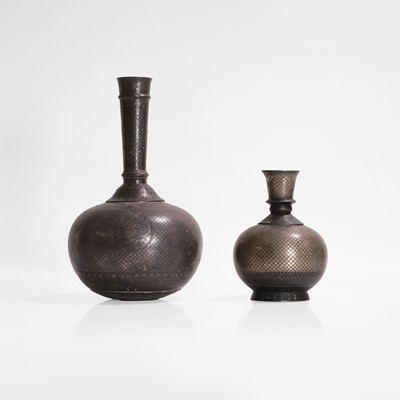 Lot 46 - An Indian bidri bottle vase