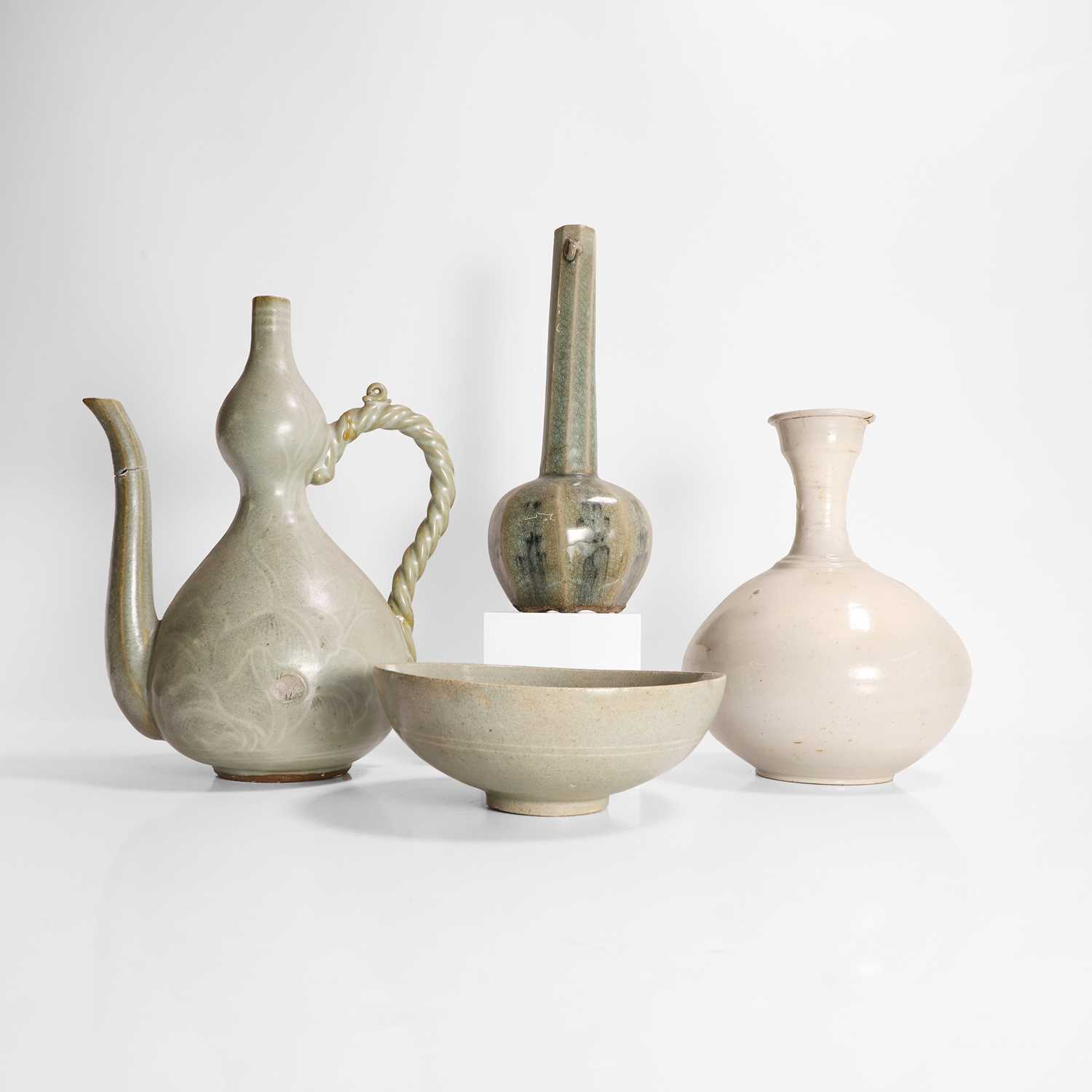 Lot 47 - A collection of Korean ceramics