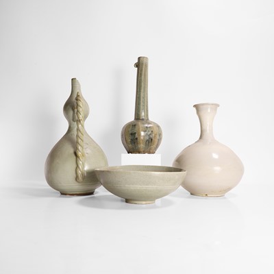 Lot 47 - A collection of Korean ceramics