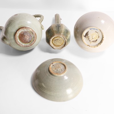 Lot 47 - A collection of Korean ceramics