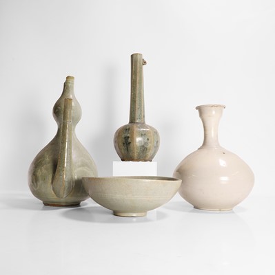 Lot 47 - A collection of Korean ceramics