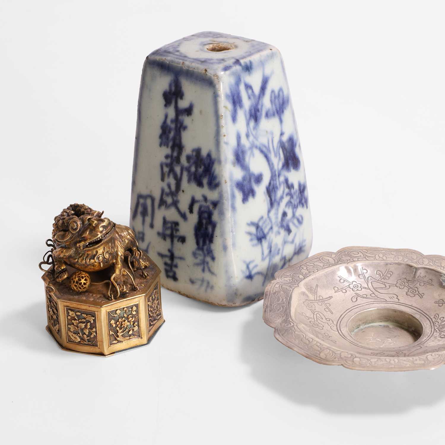 Lot 86 - A Chinese silver-gilt box and cover