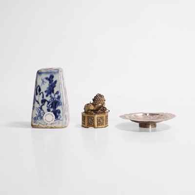 Lot 86 - A Chinese silver-gilt box and cover