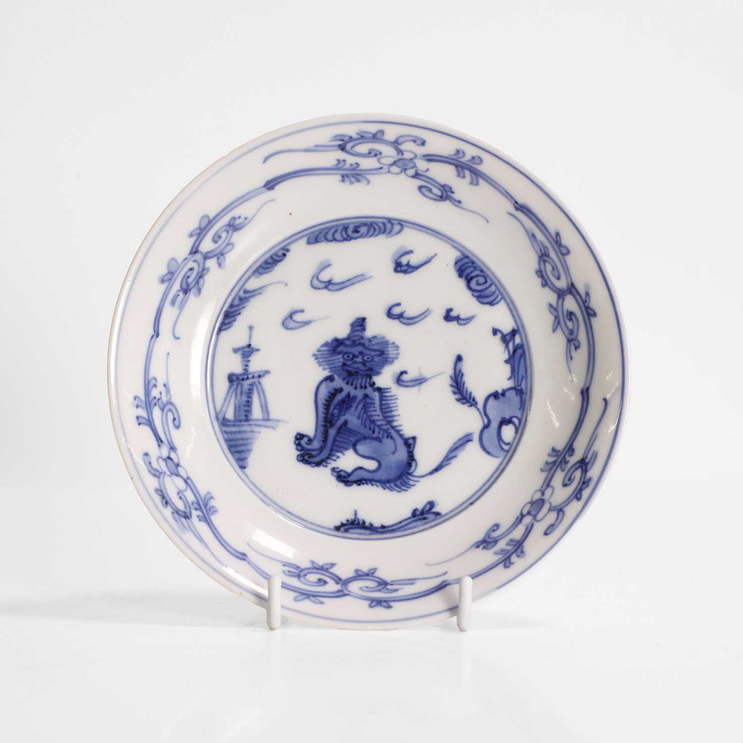 Lot 93 - A Chinese blue and white dish