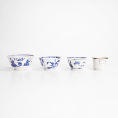 Lot 6 - A collection of Chinese blue and white teacups