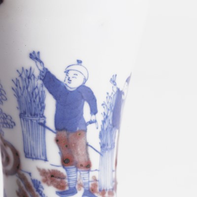 Lot 85 - A Chinese copper-red and underglaze blue snuff bottle