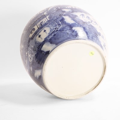 Lot 178 - A Chinese blue and white jar