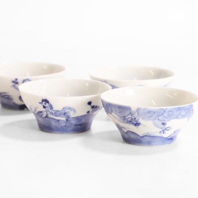 Lot 125 - A collection of Chinese blue and white teacups