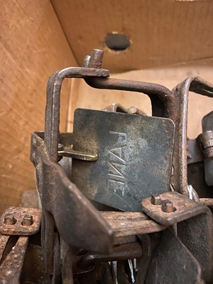 Lot 438 - A large quantity of twenty one gin traps