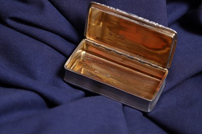 Lot 20 - A George IV silver snuff box