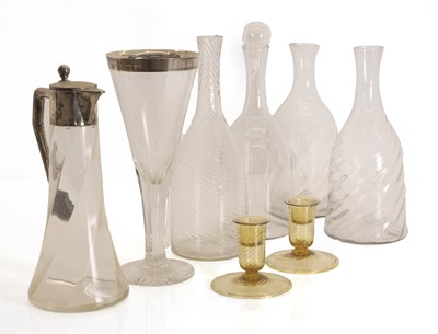 Lot 152 - A group of glass pieces