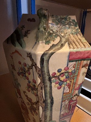 Lot 96 - A Chinese famille rose vase