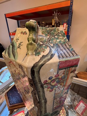 Lot 96 - A Chinese famille rose vase