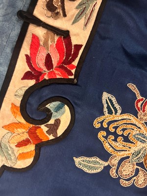 Lot 63 - A Chinese ladies' blue silk embroidered summer robe