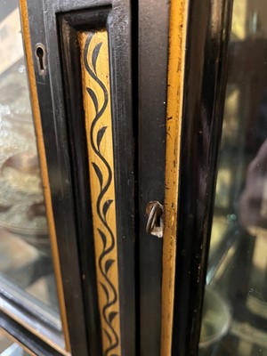 Lot 29 - Aesthetic Movement