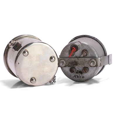 Lot 18 - An Aston Martin DB4 dashboard clock