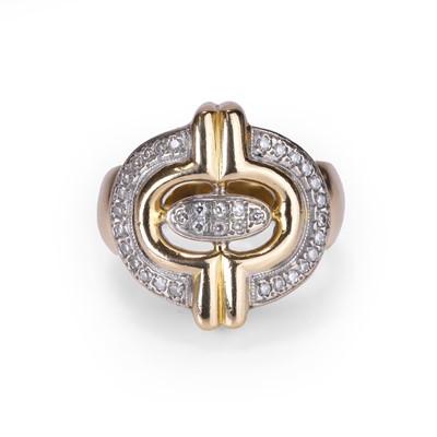 Lot 69 - A diamond dress ring