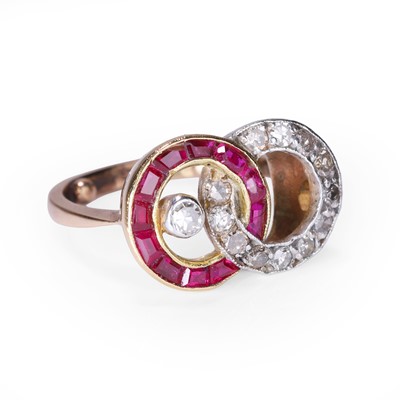 Lot 30 - A ruby and diamond interlocking circle ring