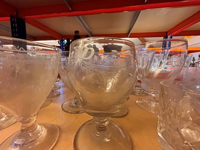 Lot 152 - A collection of glass tableware