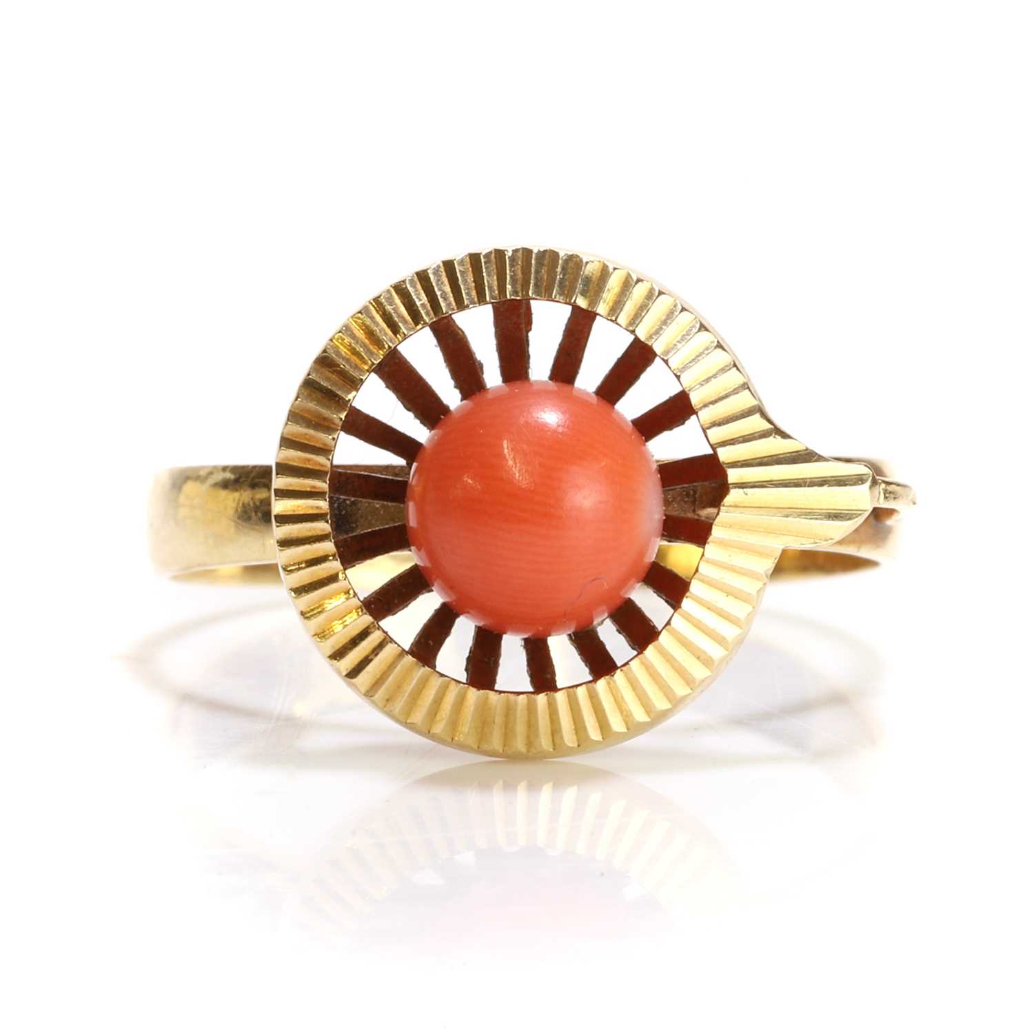 Lot 99 - A Portuguese gold red coral ring