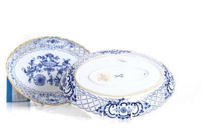 Lot 105 - A pair of Meissen 'Blue Onion' pierced dishes