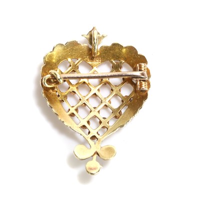 Lot 17 - An Edwardian split pearl brooch/pendant