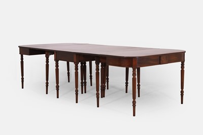 Lot 601 - A Regency mahogany extending dining table