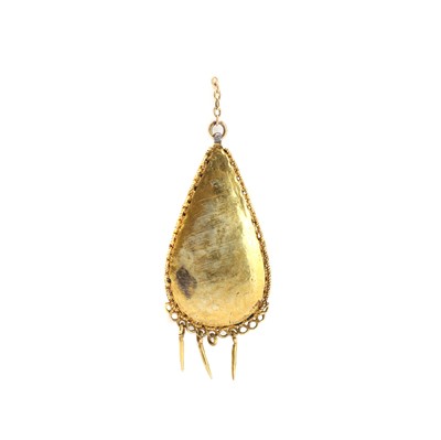 Lot 19 - An antique turquoise set drop