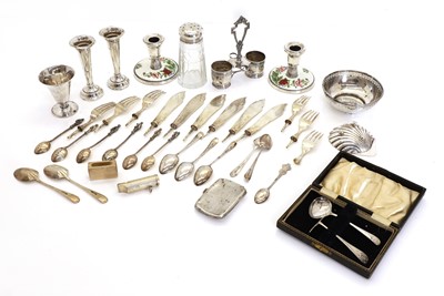 Lot 5 - A collection of silver items