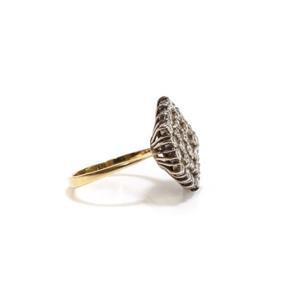 Lot 63 - An 18ct gold diamond cluster ring