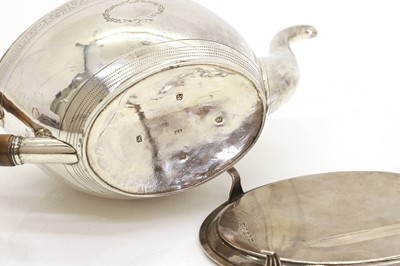 Lot 2 - A George III silver teapot