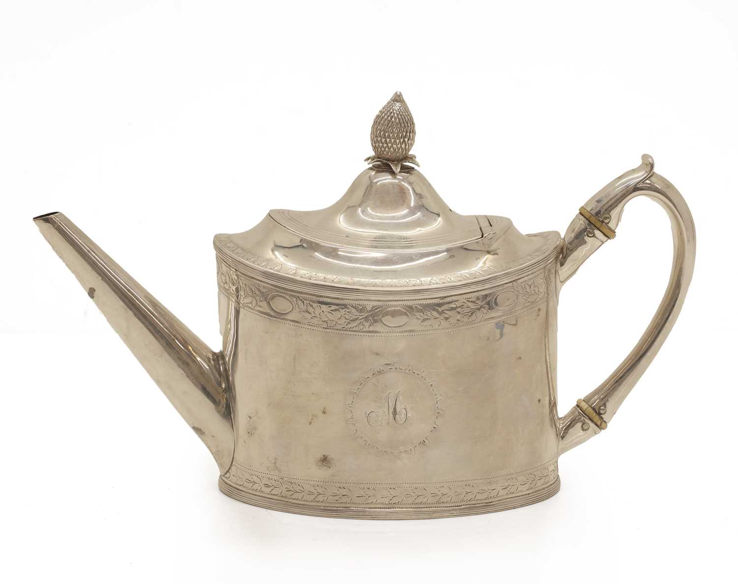 Lot 4 - A George III silver teapot