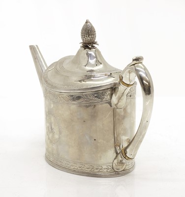 Lot 4 - A George III silver teapot