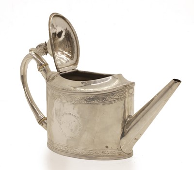 Lot 4 - A George III silver teapot