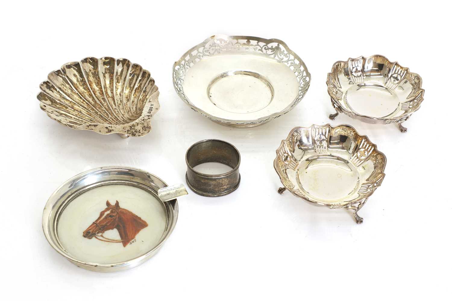 Lot 12 - A pair of pierced silver bowls