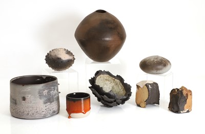 Lot 118 - A collection of studio ceramics