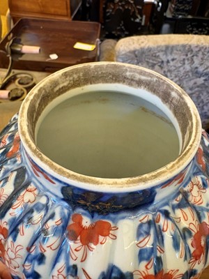 Lot 114 - A Japanese Imari ginger jar