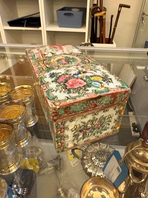 Lot 116 - A Japanese Ko-Kutani charger