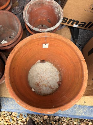 Lot 560 - Sixteen various unglazed terracotta garden pots, and a large conservatory pot