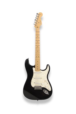 Lot 22 - A 2000 Fender Stratocaster electric guitar