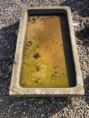 Lot 559 - A stone bath