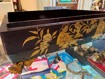 Lot 54 - A Chinese export lacquered games box