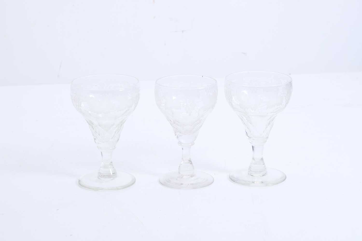Lot 152 - A suite of glassware