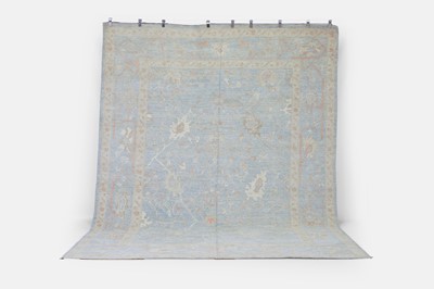 Lot 150 - An Oushak wool carpet