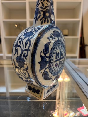 Lot 55 - A blue and white moonflask vase