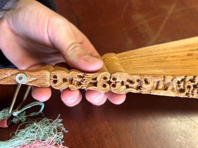 Lot 73 - A Chinese boxwood brisé fan