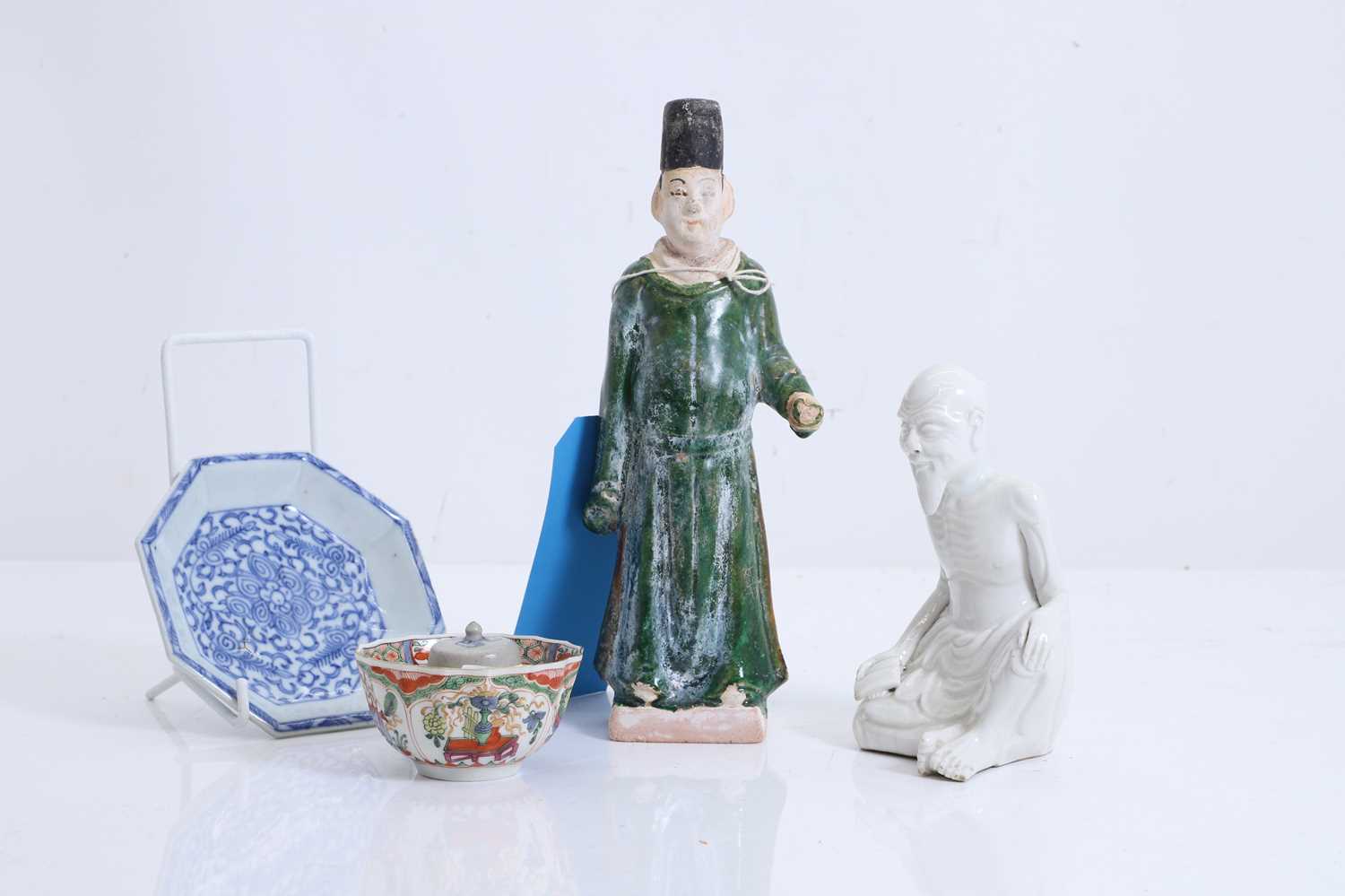 Lot 65 - A collection of Chinese porcelain