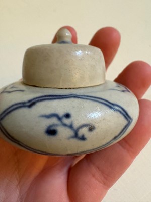 Lot 65 - A collection of Chinese porcelain